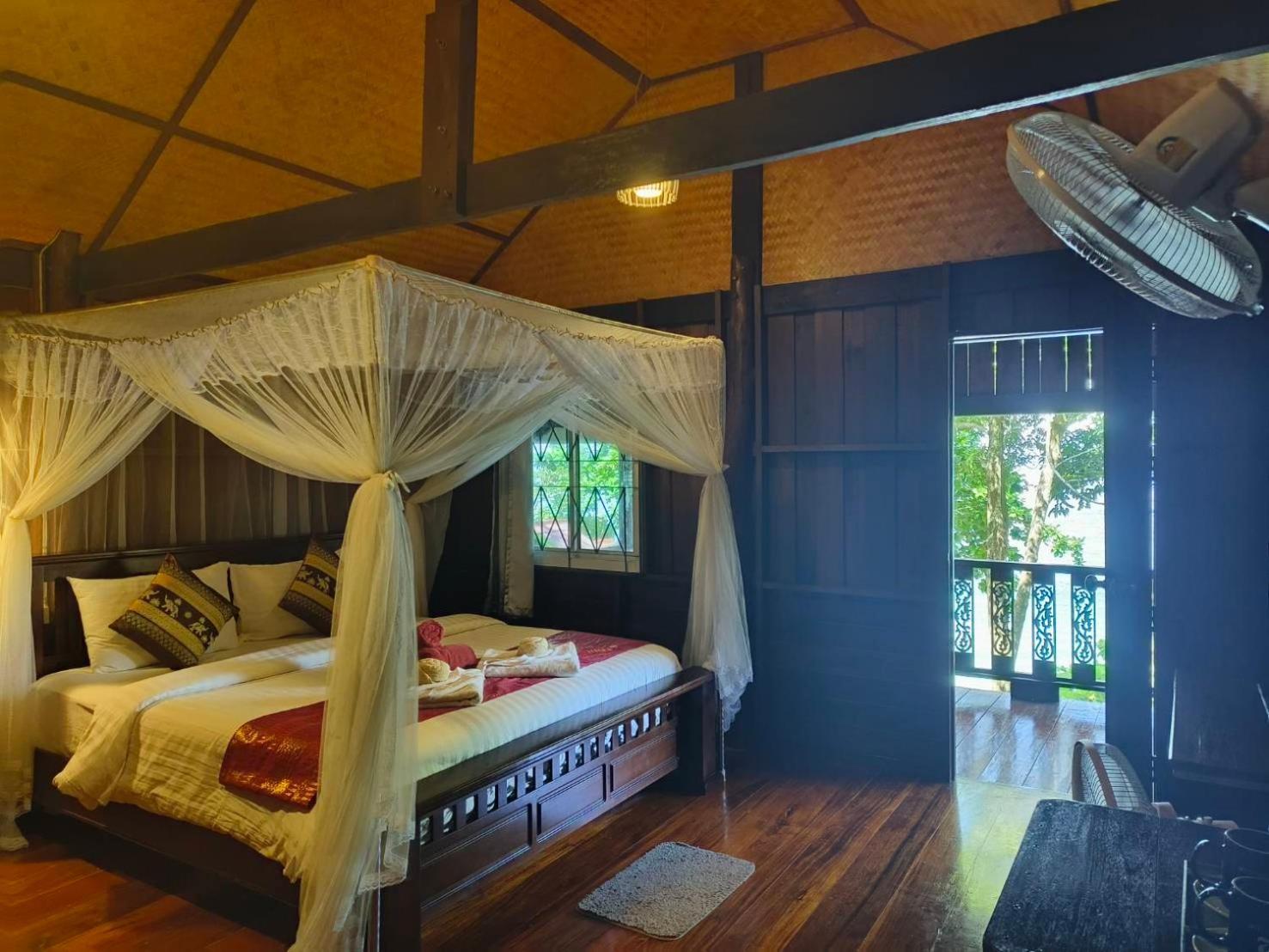 Kohjum Seafront Resort Koh Jum Εξωτερικό φωτογραφία